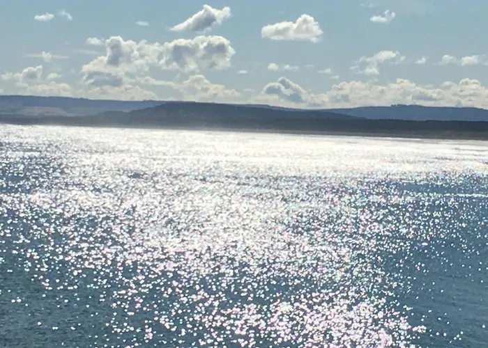 Beachfront Panoramic Seaview Free Wifi & Parking