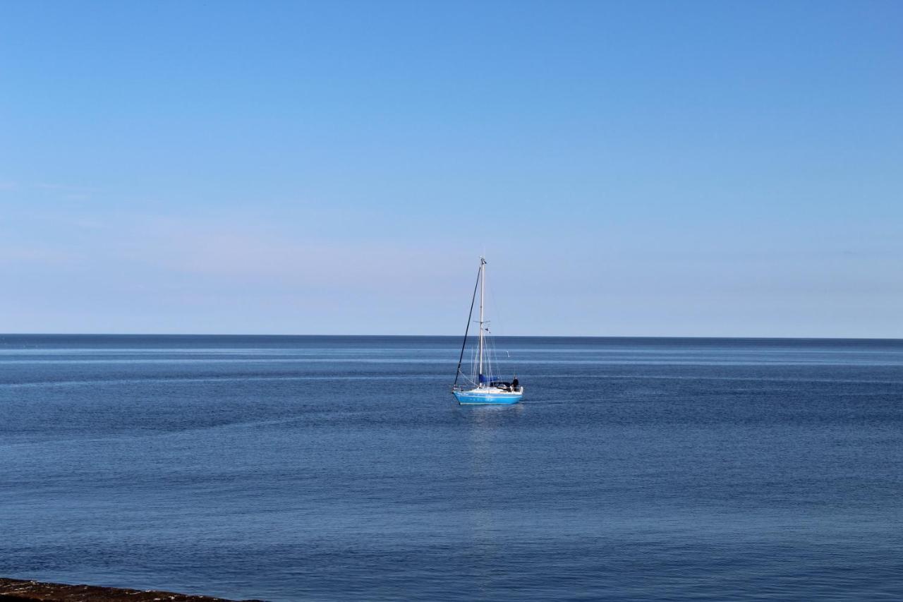 Beachfront Panoramic Seaview Free Wifi & Parking
